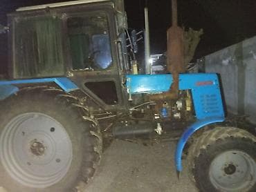 roadstone teker: Belarus MTZ seriyalı traktor - Güclü dizel mühərrik, yan tərəfində — 10