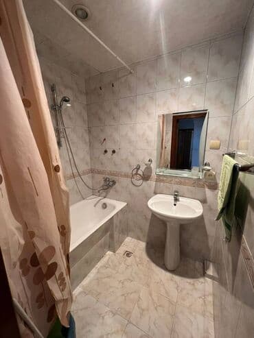 şəhər bağları mənzil satılır: Bakı, 3 otaqlı, Köhnə tikili, m. Xalqlar Dostluğu, 100 kv. m — 12