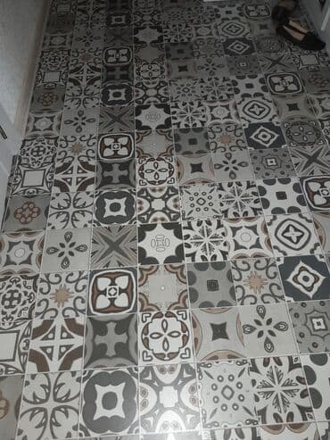 işlənmiş kafel metlax: Müxtəlif naxışlı, boz tonlarda olan bu keramik plitələr döşəmə və ya — 1
