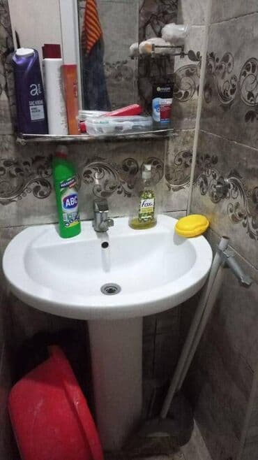 kirayə evlər 1 otaqlı: Nəsimi rayonu,4 mkr dairəsi,5 mərtəbənin,1-ci mərətəbində,2 otaqlı — 6