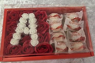 Təsviri: Müxtəlif rəng və dizaynlarda hazırlanmış dekorativ gül — 1