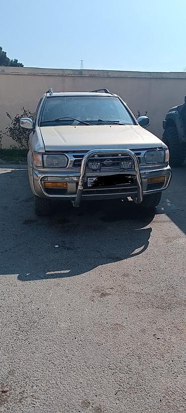 Nissan Pathfinder: 3.3 l | 1998 il Ofrouder/SUV