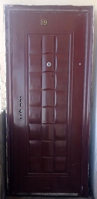 qapi tutacaqlari: Dəmir giriş qapısı - Material: möhkəm metal konstruksiya - Rəng: tünd — 2