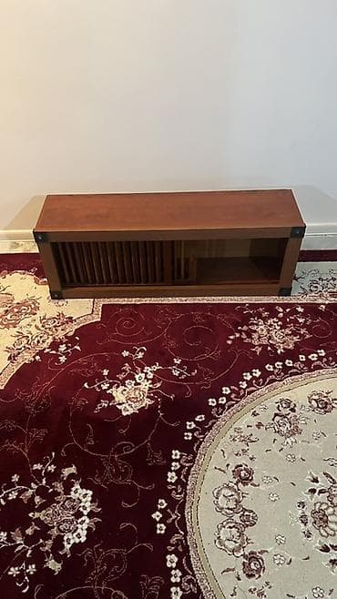 cehennemden gelen ses kitab oxu: Satılır taxta kitab dolabı divardan asılı Səliqəli vəziyyətdədir — 1