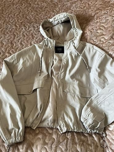 2.el pecektir 1 -2 defe geyinilib 20 Azn DeFacto OUTERWEAR qadın