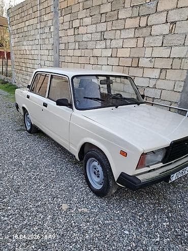 VAZ 2107 sedan - Korpus: 4 qapılı sedan, bej rəng - Mühərrik və