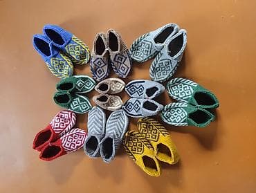 Əl işi toxunma ev ayaqqabıları (corab-nalın/slipper) - Material