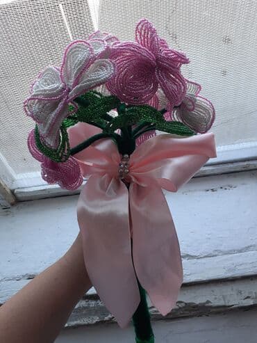 mikroavtobus sifarişi: Çox ağır . Xirda muncuğlarla yığılıb əl işi . 25azn — 1