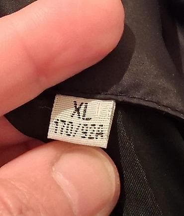 yun şarf: Qışlıq şişmə pencək – XL ölçü - Rəng: qara - Material: suya davamlı — 2