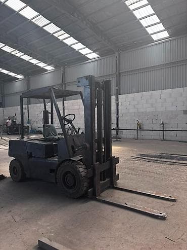 forklift: Texniki göstəricilər: Mühərrik: Dizel İstehsal ölkəsi: Bolqarıstan — 2