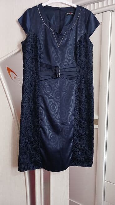 calvin klein euphoria qiymeti: Tezedi geynilmiyib razmer 44 balaca oldugu ucun satiram 40m alinib 15m — 1