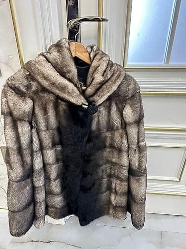 muhafize geyimi: Yaxsi veziyyetdedir. az geyinilib. s-m olcuye uygundur. Feminadan — 1