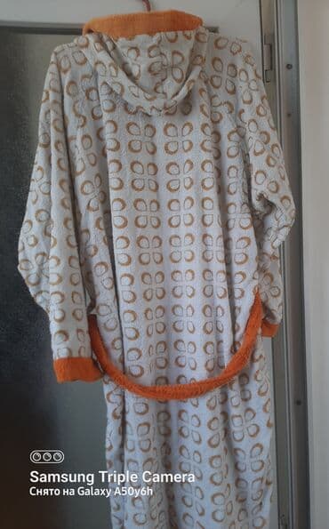 женские велюровые халаты: Məhsul: Pambıq xalatlar (2 model) 1) Narinci detallı naxışlı xalat - — 3