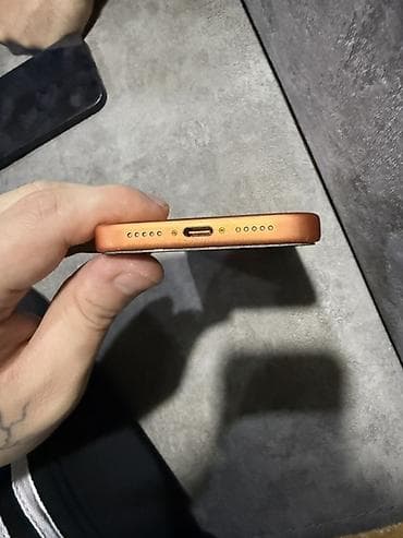ipad qelemi: IPhone 17 Pro, 256 GB, Qızılı, Face ID — 4