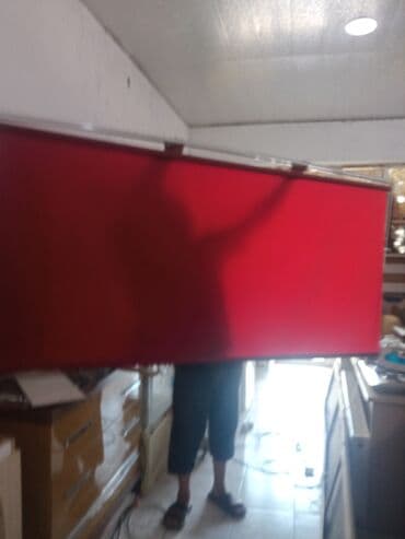 Jeep: Qırmızı vitrin/haberləndirmə lövhəsi və video kamera dəsti Təsvir: - — 1