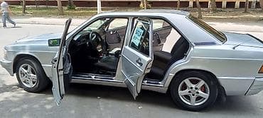 mercedes benz 208 d: Mercedes-Benz 190: 2 l | 1991 il Sedan — 3