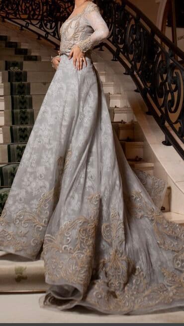 Şortlar: Tarik ediz . Alinib 2500m satilir 500m Razmer xs s 34/36olcu ucun — 1