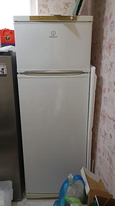 soyuducular 2ci el: 2 qapılı Indesit Soyuducu Satılır, rəng - Ağ — 1