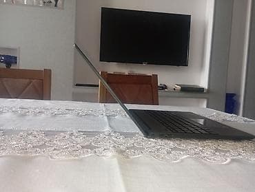 hp laptop: HP noutbuk - Ekran: 15.6" (mat səth), yuxarıda HD veb‑kamera və — 2