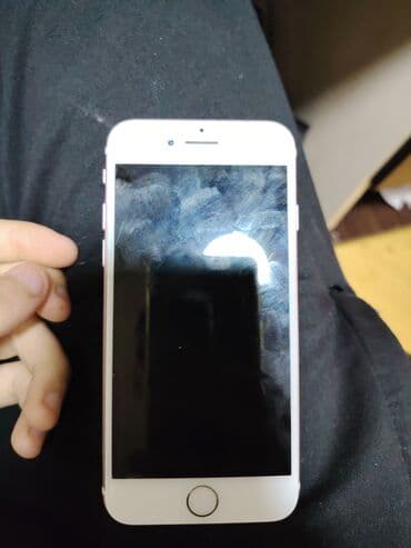 IPhone 7, 128 GB, Rose Gold, Barmaq izi