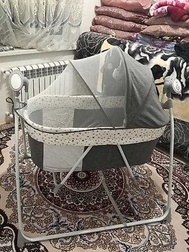 Oğlan və qız üçün, Beşik, Matras ilə, Yellənmə mexanizm ilə