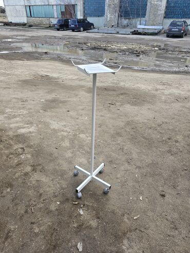 здоров мом крем для суставов бишкек: Ağ rəngli, dörd təkərli, hündürlüyü tənzimlənən tibbi dayaq. Üzərində — 1