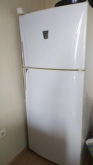 usaq kamera: 2 qapılı Sharp Soyuducu Satılır, rəng - Ağ, Təkərli — 1