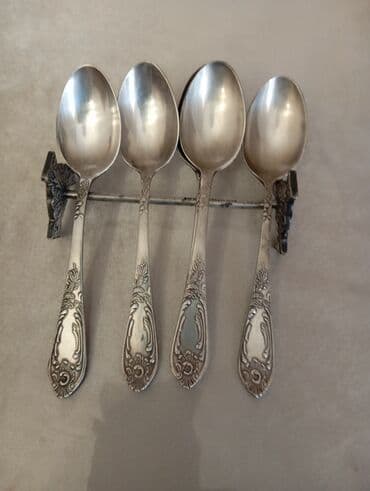 gümüş qaşiq: Kolleksiya üçün köhnə metal qaşıqlar dəsti - Müxtəlif ölçülərdə bir — 3