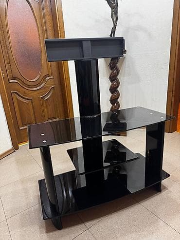 İşlənmiş, Düz TV altlığı, Polkalı, Şüşəli