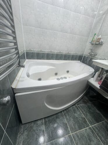 hamam ehmedli: Ağ rəngdə, küncə yerləşən, hidromasaj funksiyalı cakkuzi.en genis — 6