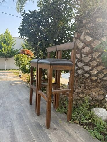 Taxta bar taburetləri – 2 ədəd - Material: massiv ağac karkas, tünd
