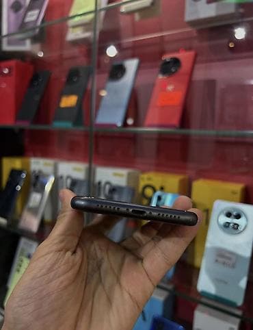 apple iphone se: IPhone 11, 128 GB, Qara, Zəmanət, Face ID, Sənədlərlə — 4