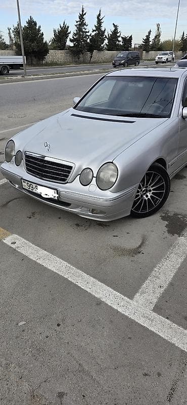 mercedes qazel: Mercedes-Benz E 320: 3.2 l | 2001 il Sedan — 7