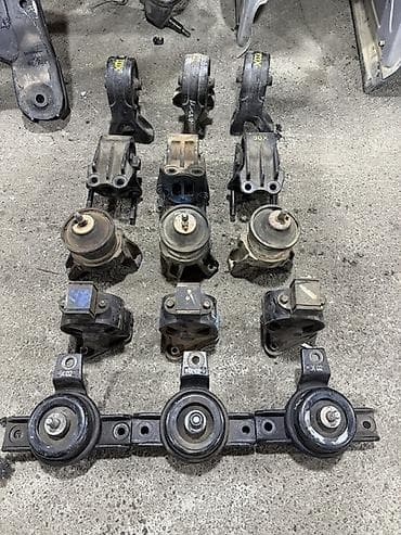 Məhsul: Mühərrik və sürətlər qutusu yastıqları (mühərrik — 4