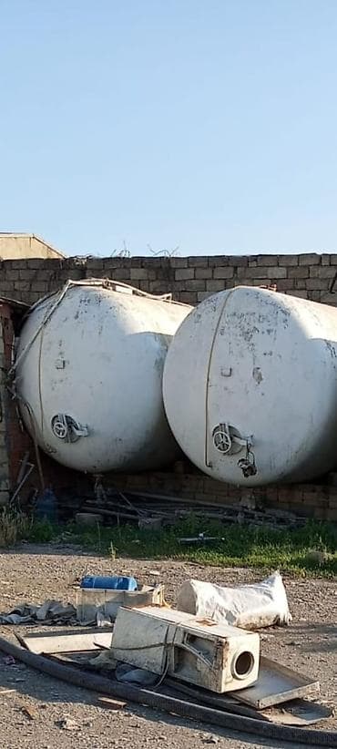 su ceken mator: 25 tonluq emal çəni. Üfüqi yerləşimli, silindrik formalı iri həcmli — 4