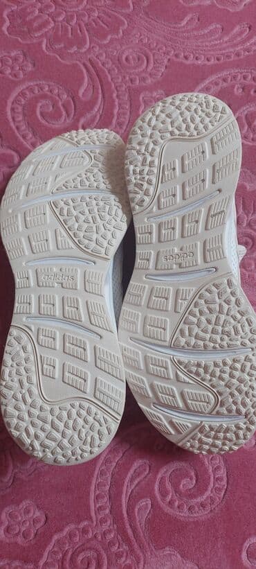 красофкалар мужской: Məhsul: Adidas kişi/kadın idman ayaqqabısı balaca olduğu üçün satiram — 1