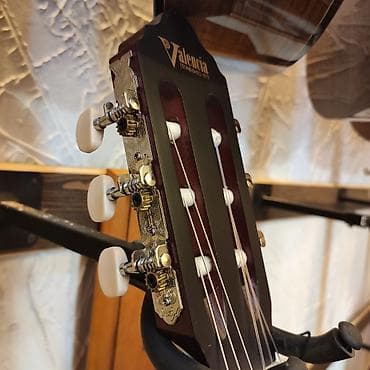 gitara simləri: Klassik gitara valencia vc204twr simlərin sayı: 6 üst:sitka spruce — 3