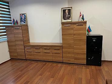 salon şkafları: Ofis Mebel Dəsti - TƏCİLİ SATILIR Daxildir: - Rəhbər masası (1 ədəd) — 7