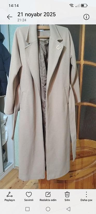 Bej rəngli qadın palto - Uzun, klassik trendlərə uyğun kəsim - Yumşaq