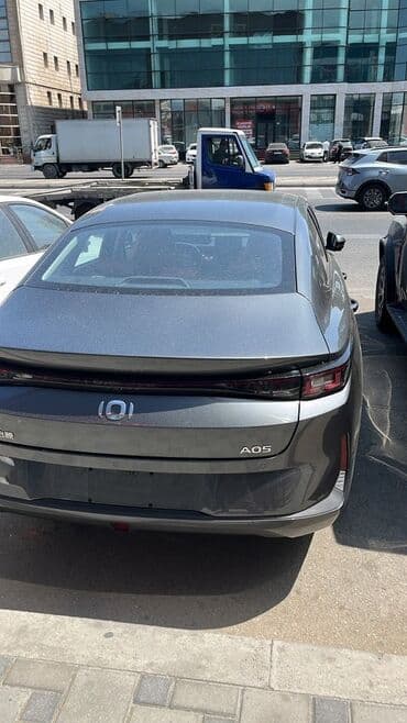 Aito (A05 emblemi) elektrik sedan - Kuzov: aerodinamik xəttlərə