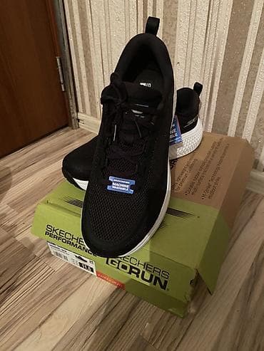 Skechers GOrun kişilər üçün idman ayaqqabısı - Modell: Skechers
