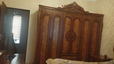 mebillər: İşlənmiş, Açılan, 6 qapı Düz dolab, Şifonyer — 1