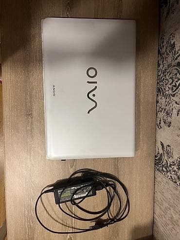 notebook: Sony VAIO noutbuk – ağ korpuslu, klassik dizayn. Xüsusiyyətlər: - — 2