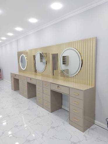 ber ber: Makiyaj üçün masa, Güzgülü — 1