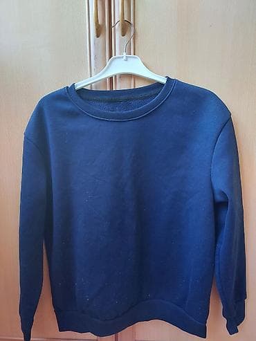 payız geyimləri: Don xaric digərləri 2ci əl geyimdir. Don 10 azn. digərlərinin qiyməti — 5