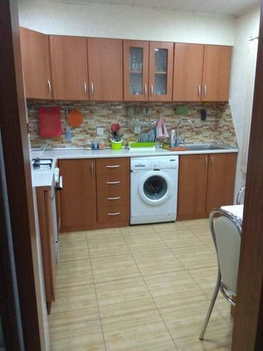 at yalında evlər: Bakı, 3 otaqlı, Köhnə tikili, m. İnşaatçılar, 90 kv. m — 3