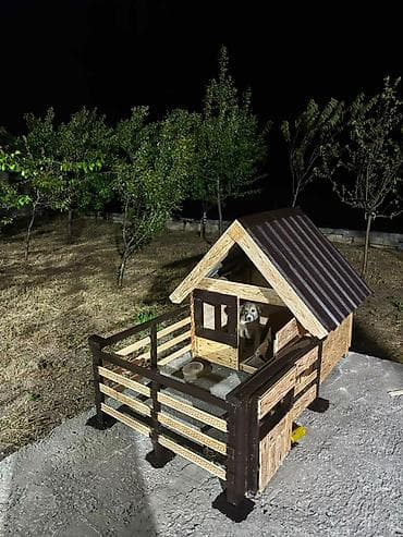 heyvan rezini: Taxta it evi və açıq həyət bölməsi - Material: möhkəm taxta karkas — 1