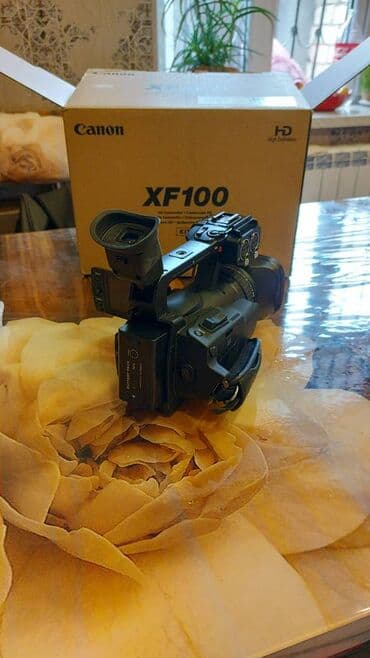ses yazan cihaz: Canon XF100 və aksesuarları: Əlavə tripod, Əlavə yaddaş kartları(3 — 7
