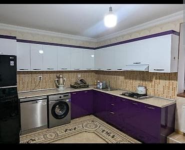 serf qapi: Sifarişlə mətbəx dəsti, Özü çəkən petlələr, Parlaq laminat — 1