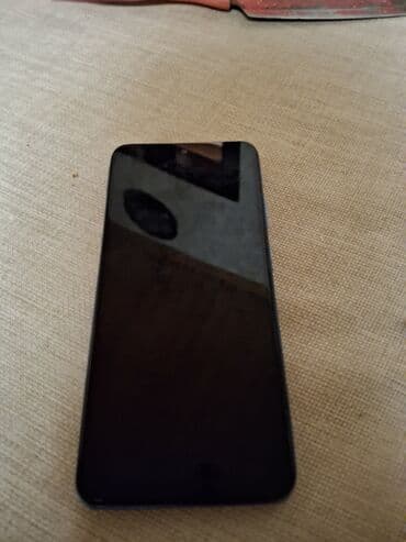 nardan nara kontur yuklemek: Redmi smartfon - Model: Redmi (seriyanın üzərində yazı “Redmi” – arxa — 1